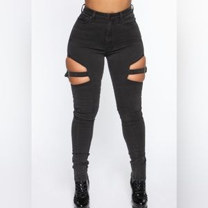 New black jeans from fashion nova in size 13